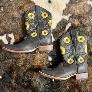 Black Cowboy Boots with Sunflower Embroidery